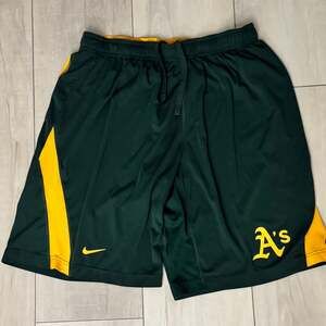 Nike Oakland A's Authentic Collection Team DriFit Baseball Shorts-Large